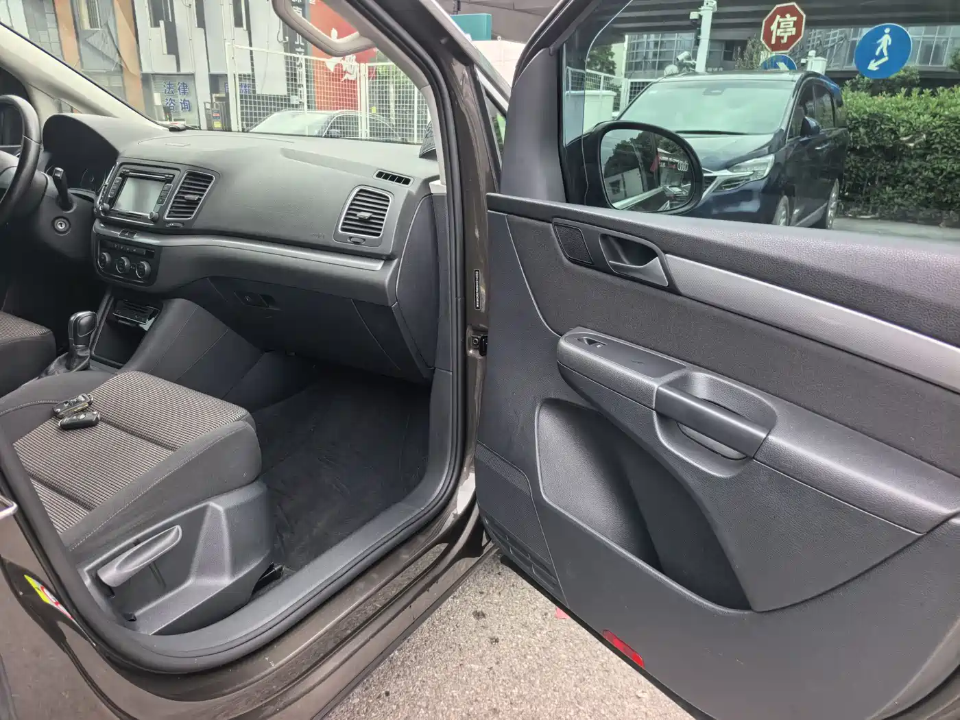 Volkswagen Sharan 2016 380TSI Comfort 7-seater фото 8
