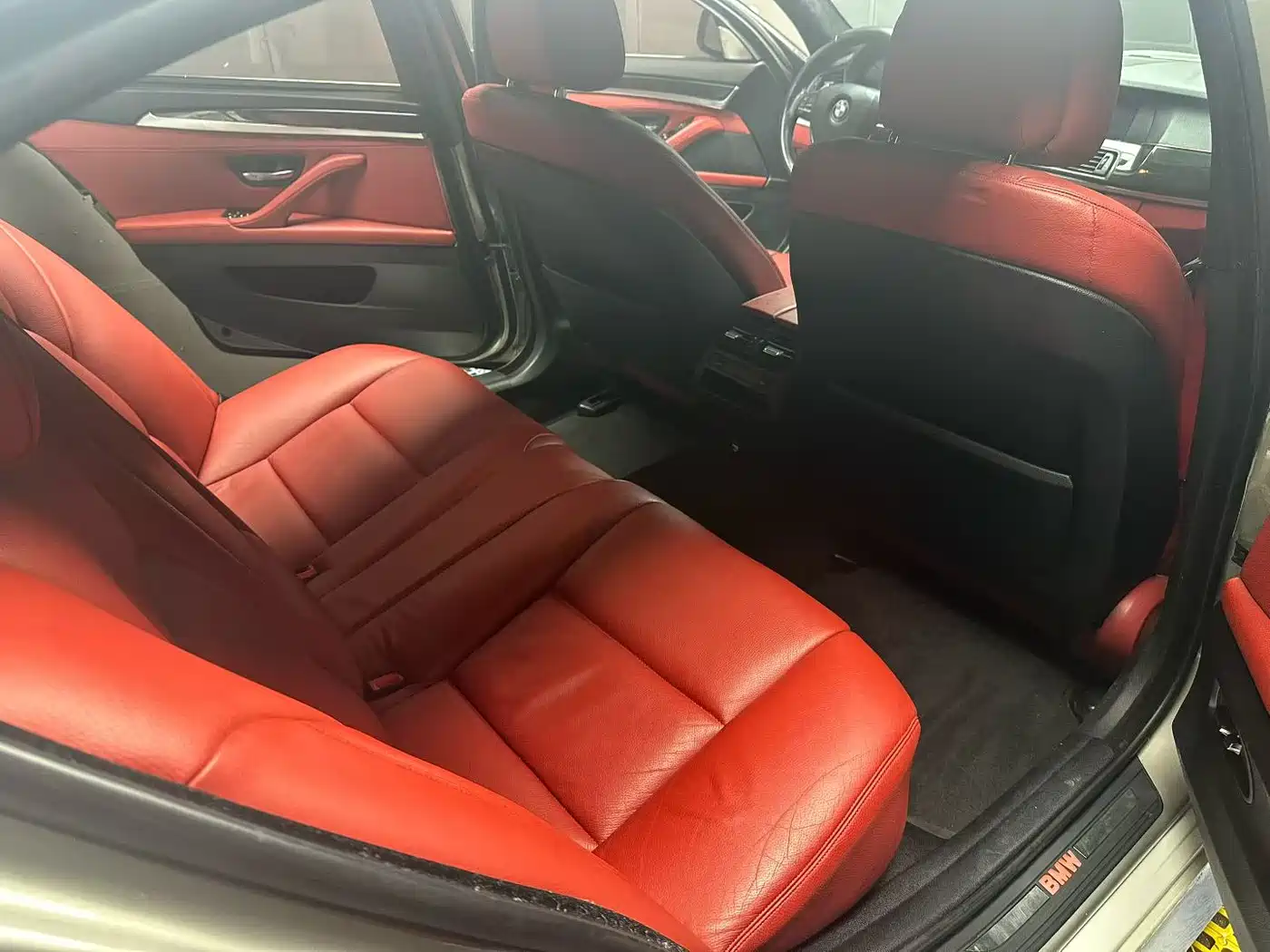 BMW 5 Series 2011 535Li Leading фото 9