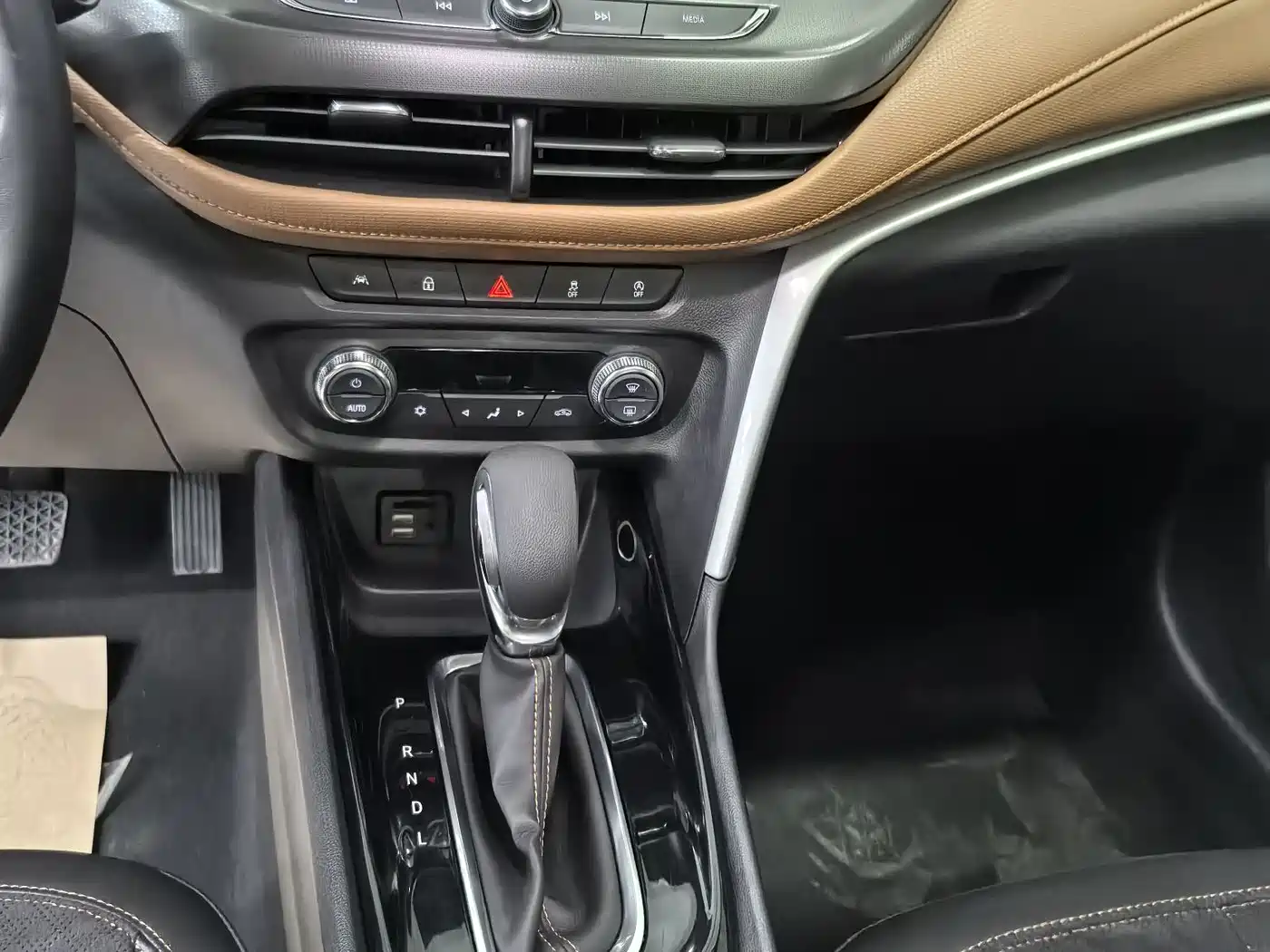BUICK ANGKOLA