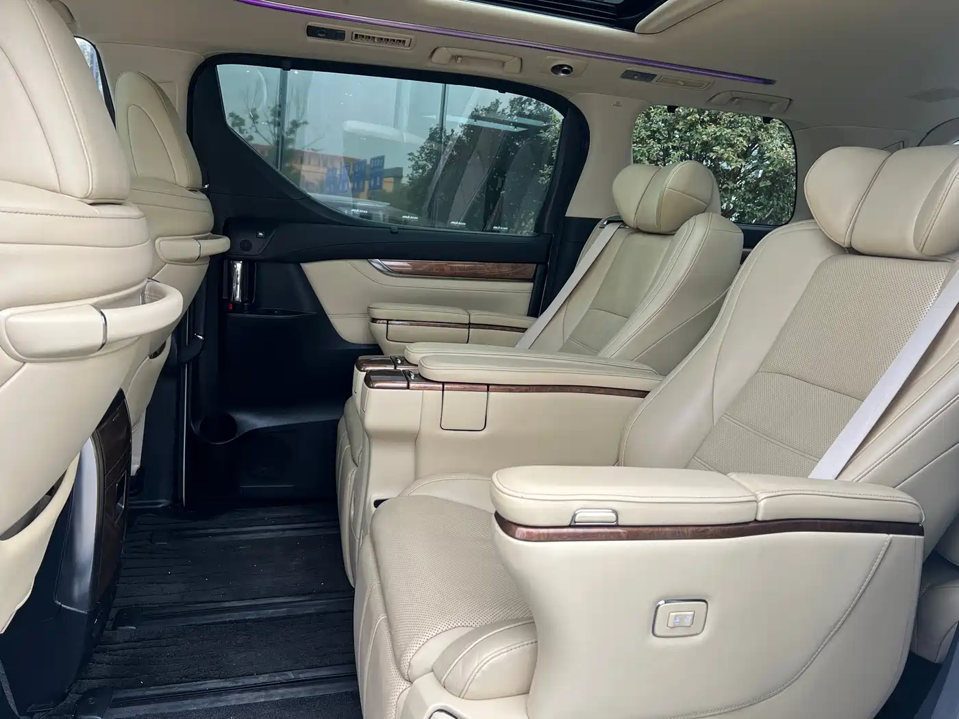 Toyota Alphard 2015 3.5L Premium Edition фото 3