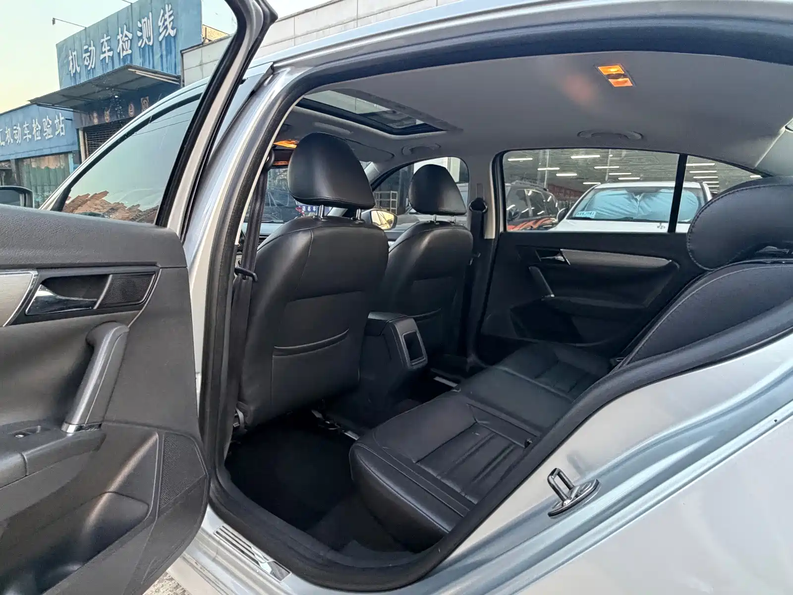 Фото 7 - Volkswagen Lavida