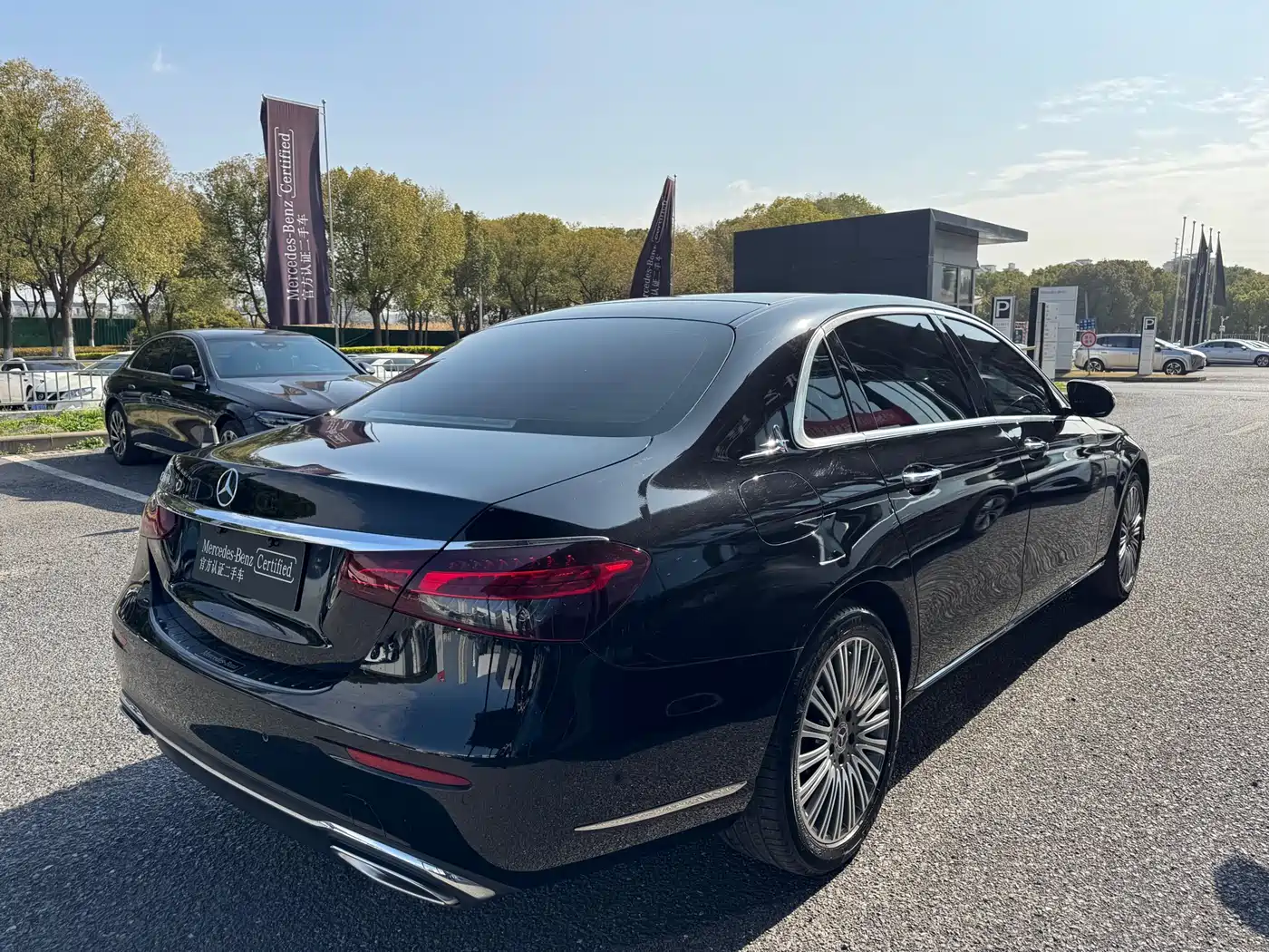 Mercedes-Benz E-Class 2023 E 300 L Luxury фото 6
