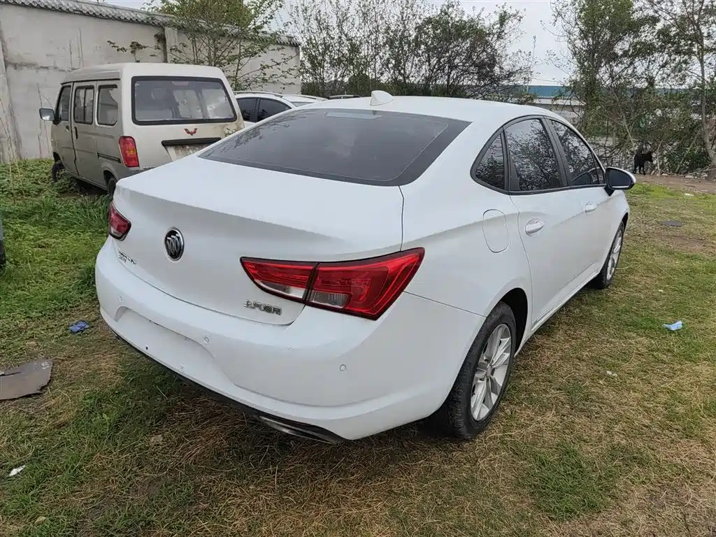 Buick Verano 2019 Sedan 20T Dual Clutch Leading фото 5
