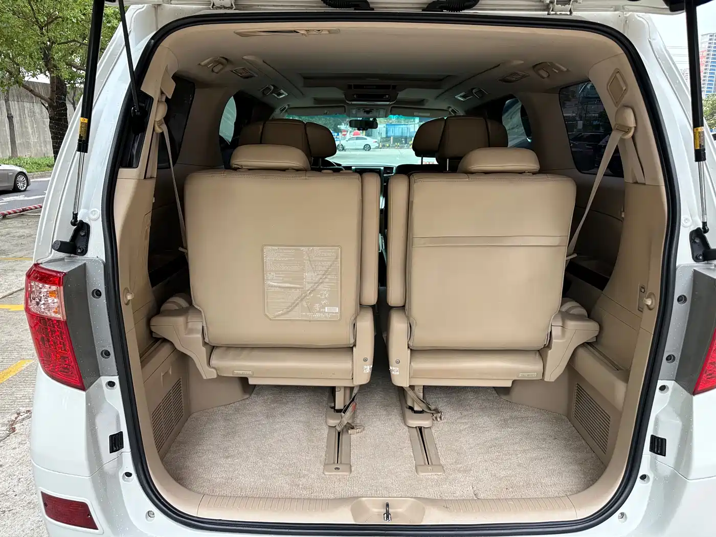 Toyota Alphard 2011 3.5L Luxury Edition фото 11