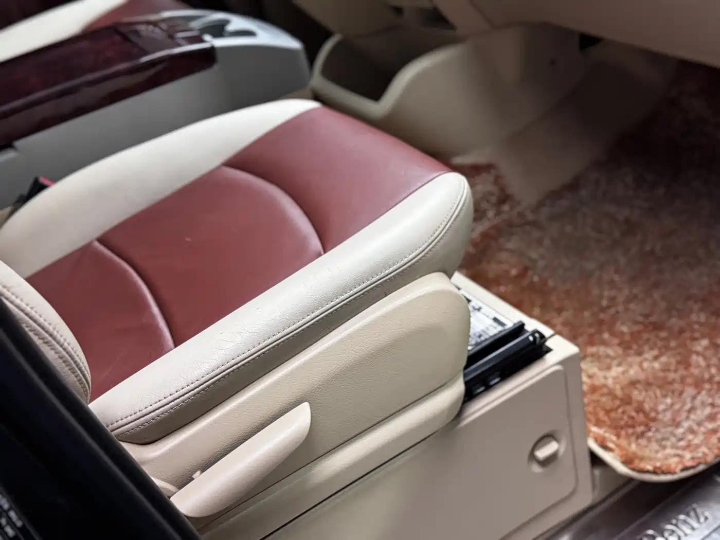 Mercedes-Benz Viano 2012 2.5L Premium Edition фото 16