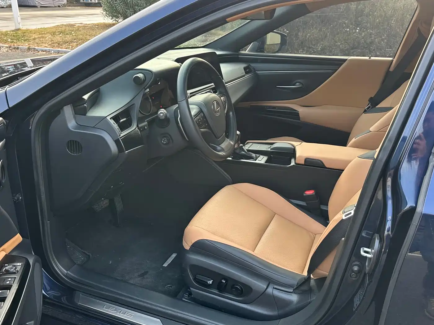 Lexus ES 2021 300h Excellence Edition фото 4