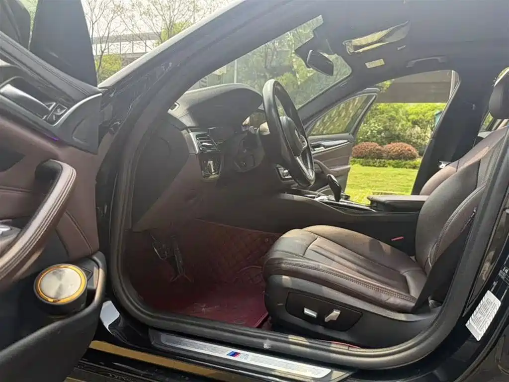 BMW 5 Series 2019 525Li M Sport Package фото 4