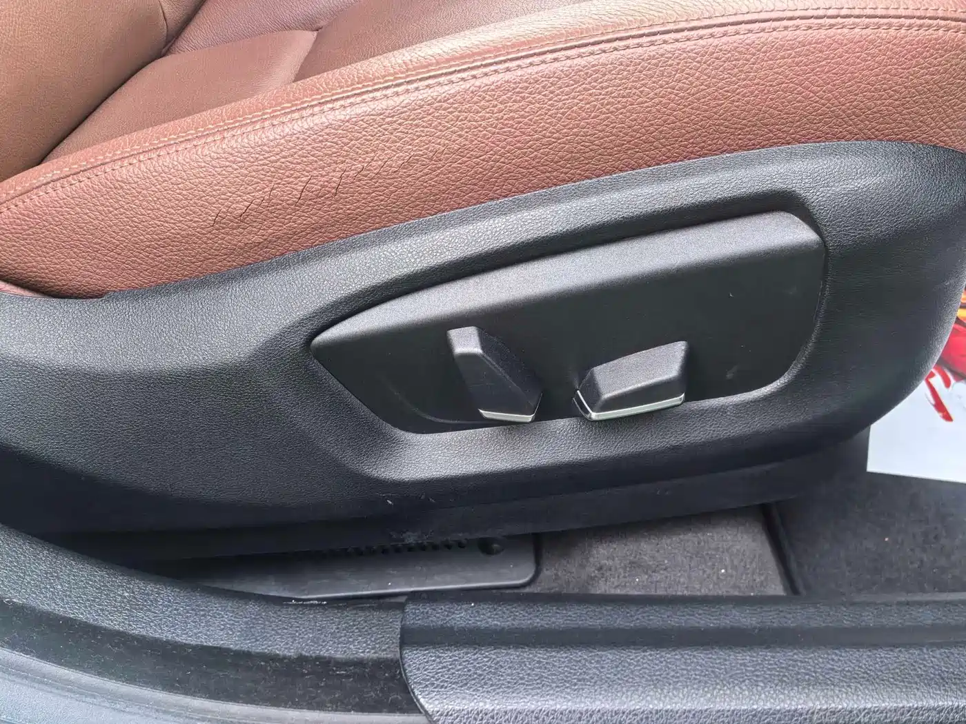BMW 5 Series GT 2015 528i Leading фото 15