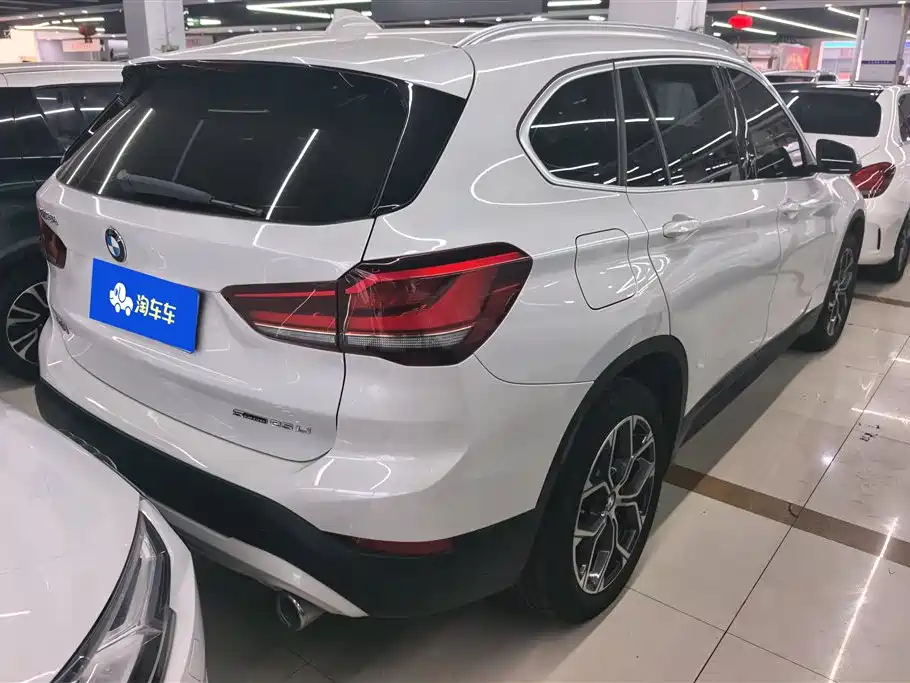 BMW X1 2022 sDrive25Li Leading фото 3