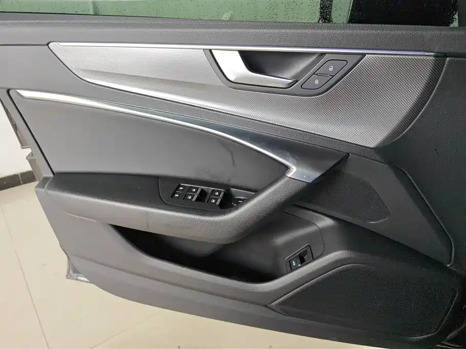 Audi A6L 2021 45 TFSI Exclusive Sport фото 7