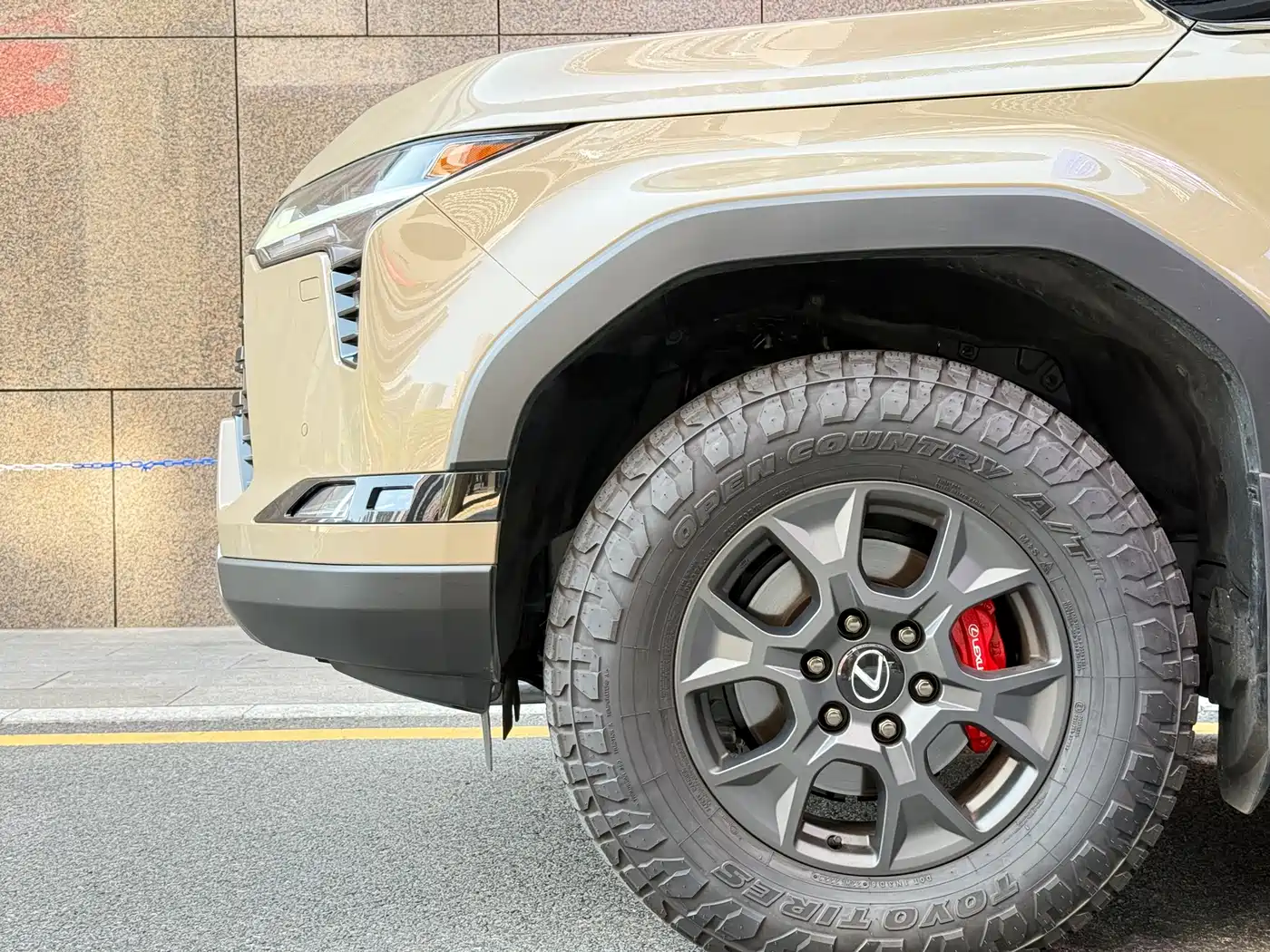 Lexus GX 2024 OVERTRAIL Summit Edition фото 16