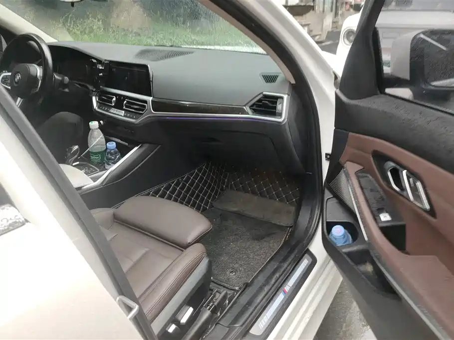 BMW 3 Series 2021 325Li M Sport Package фото 8