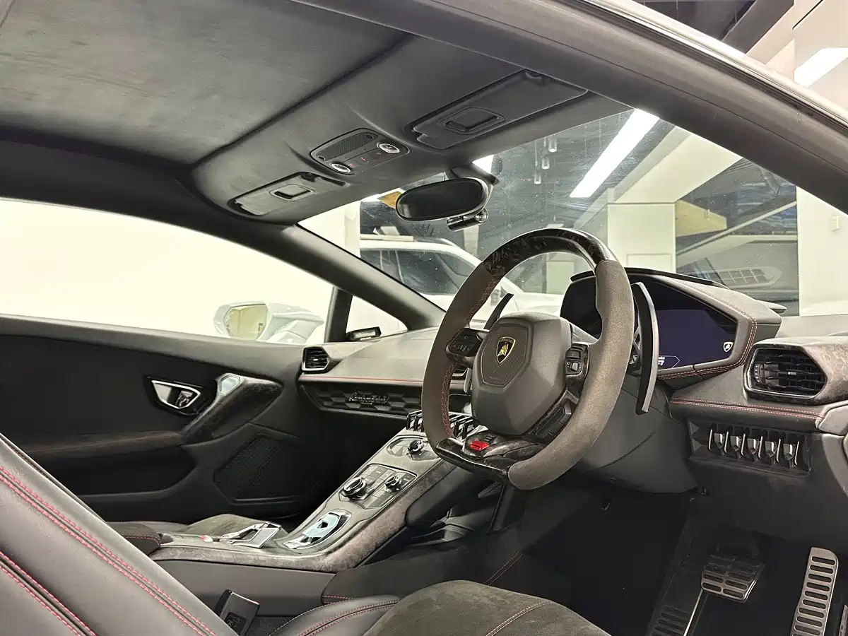 Lamborghini Huracán 2014 LP 610-4 фото 8