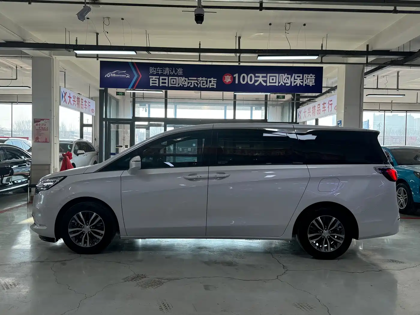 Buick GL8 2022 ES Landmark 653T Premium фото 4