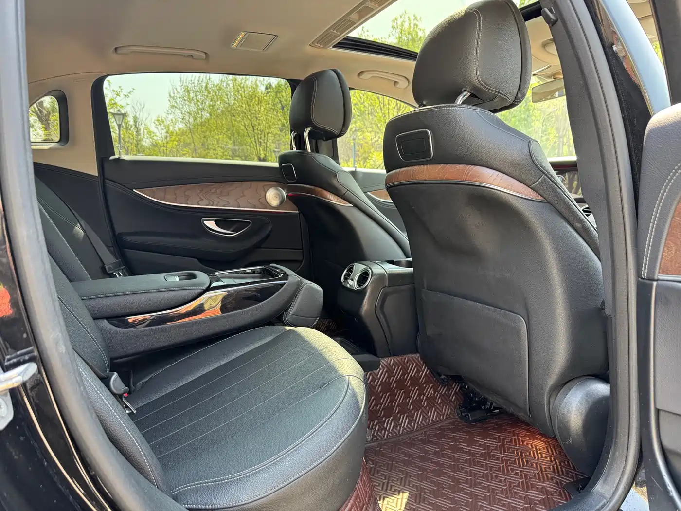 Mercedes-Benz E-Class 2016 E 300 L Fashion Type фото 14