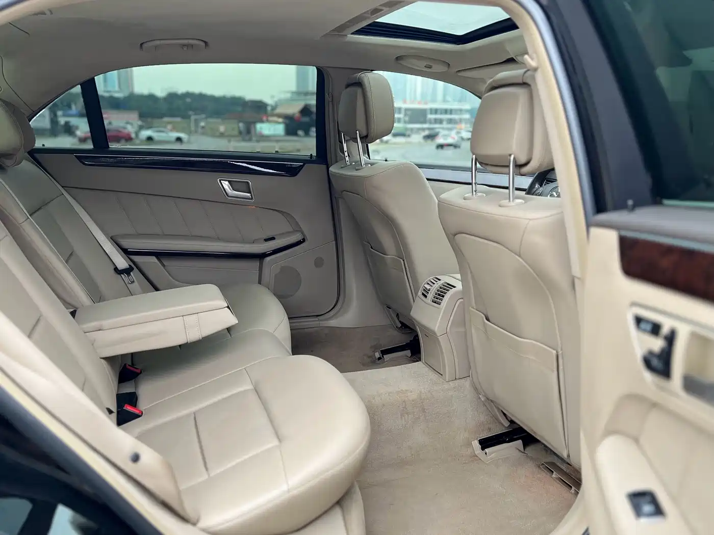 Mercedes-Benz E-Class 2012 E 200 L CGI Elegance фото 13
