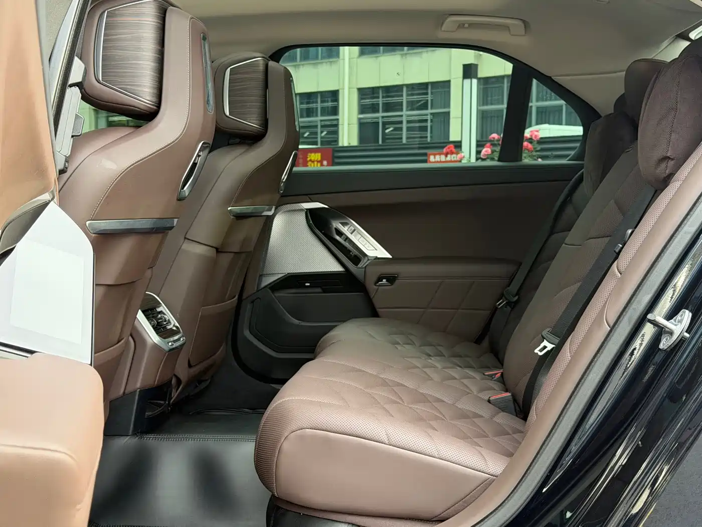 BMW 7 Series 2023 Model 740Li Leading M Sport Package фото 9