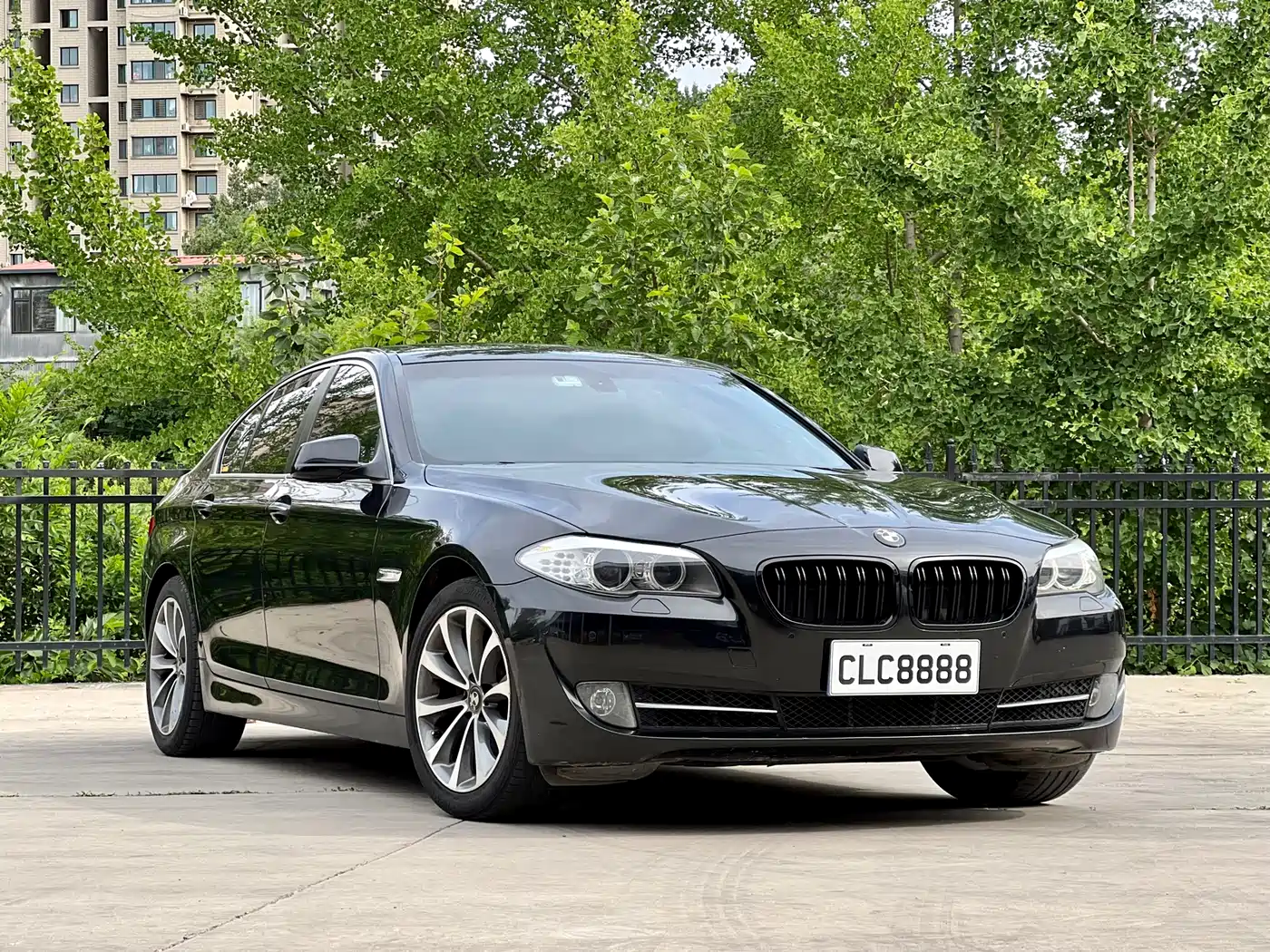 Photo 2 - BMW 5 Series (Import)