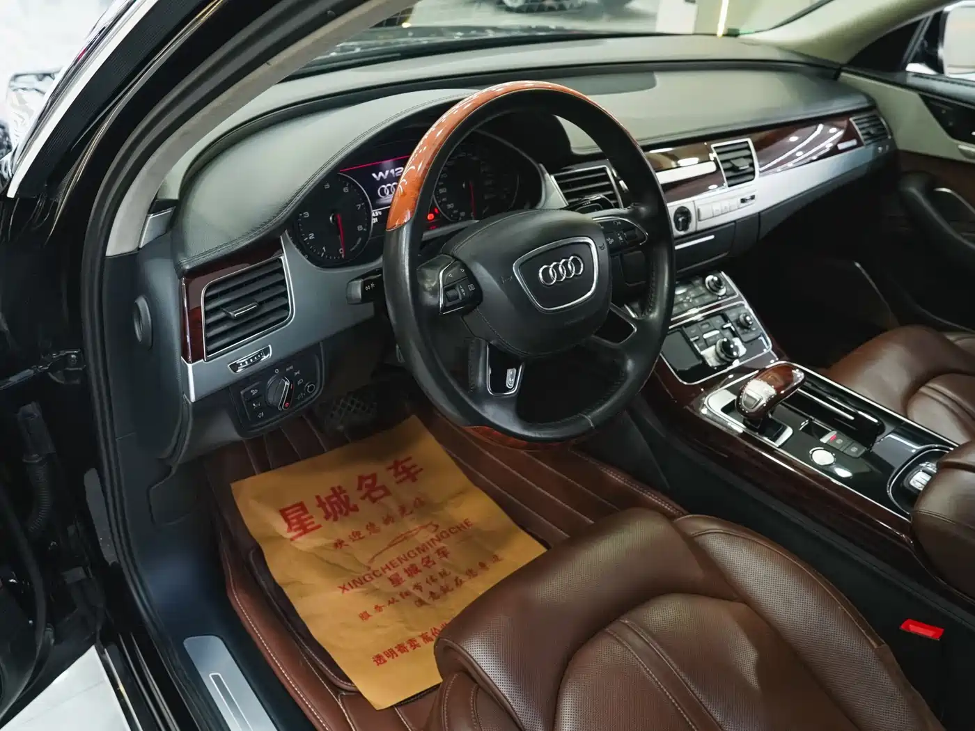 Audi A8 2012 A8L 6.3 FSI W12 quattro фото 9