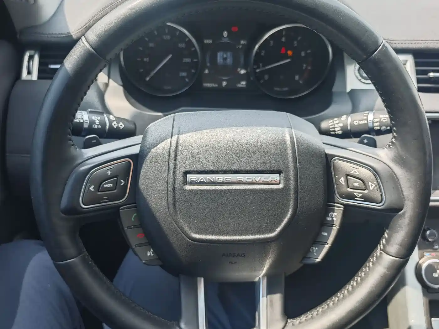 Land Rover Range Rover Evoque 2017 2.0T SE Smart Shine Edition фото 5