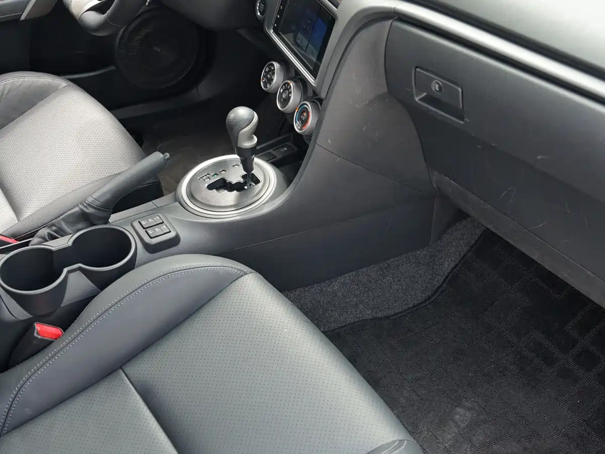 Toyota Zelos 2011 2011 2.5L Luxury Edition