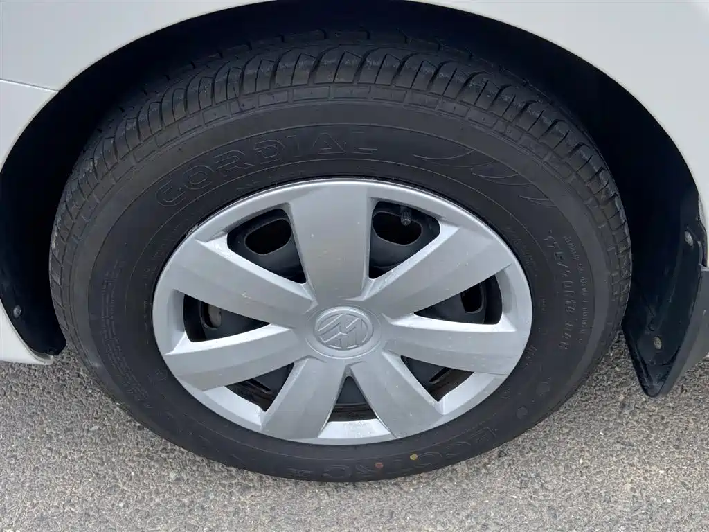 Volkswagen Santana 2013 1.4L Manual Trend Edition фото 15