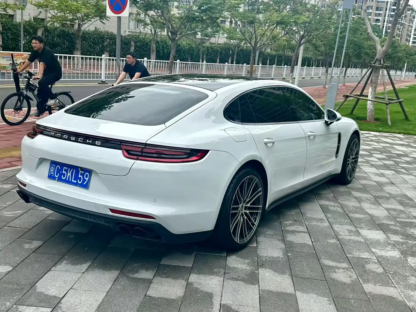 Porsche Panamera 2019 Panamera Executive Long Wheelbase 2.9T фото 5