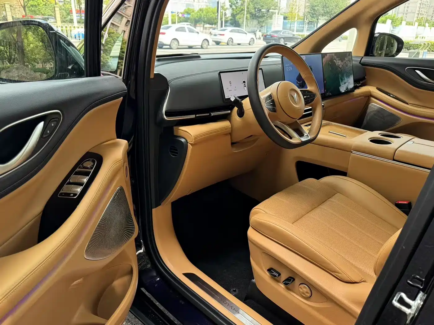 Voyah Auto Voyah Dreamer 2025 PHEV AWD Flagship Kunpeng Edition фото 6