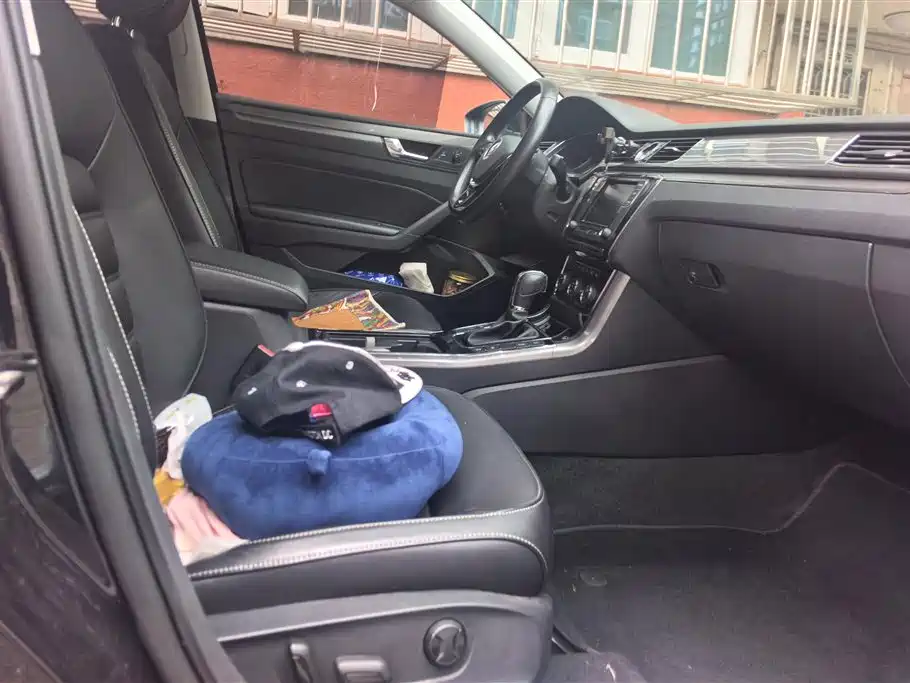 Volkswagen Passat 2016 330TSI DSG Honor Edition фото 7