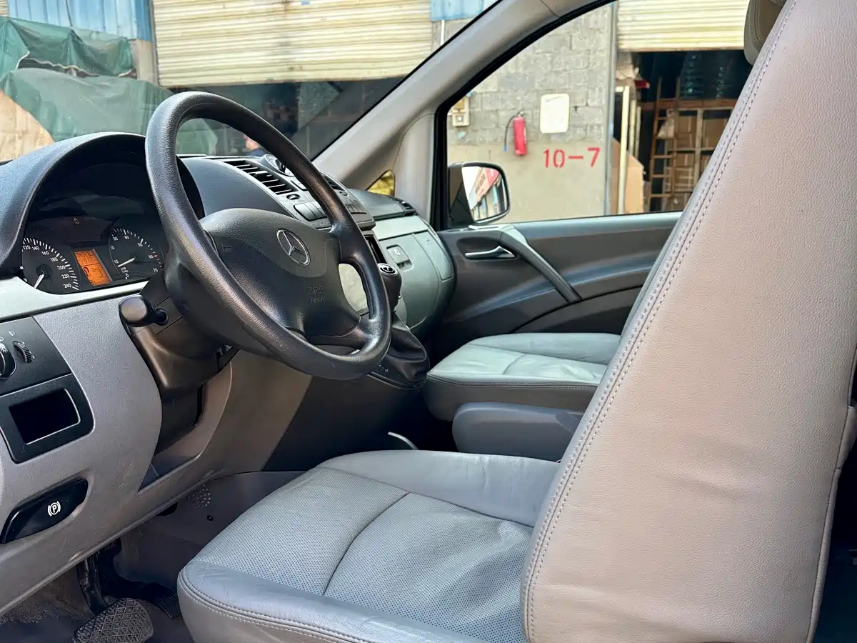 Mercedes-Benz Vito 2011 2.5L Business Edition фото 8