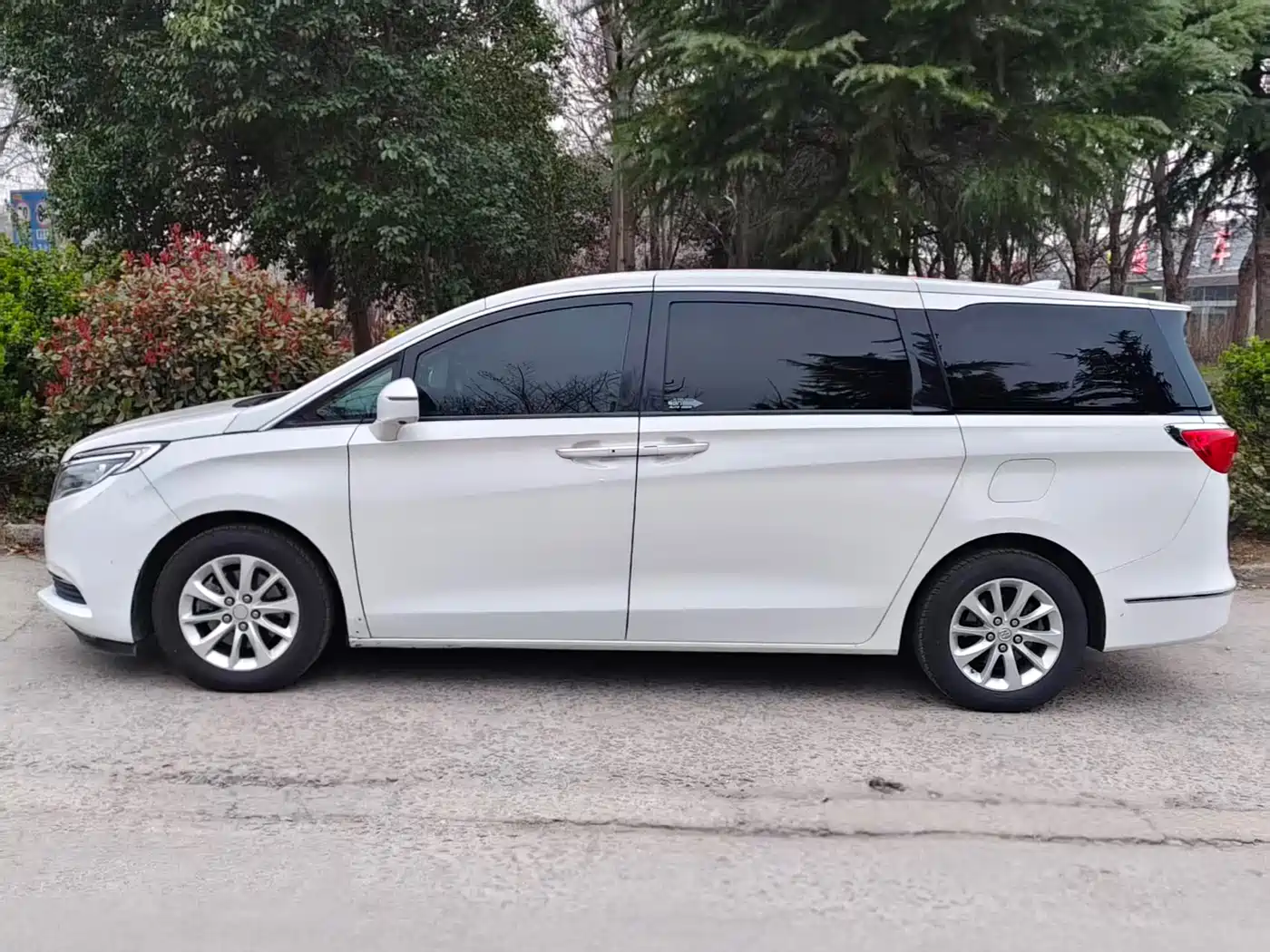 Buick GL8 2018 ES 28T Comfort Type China VI фото 7