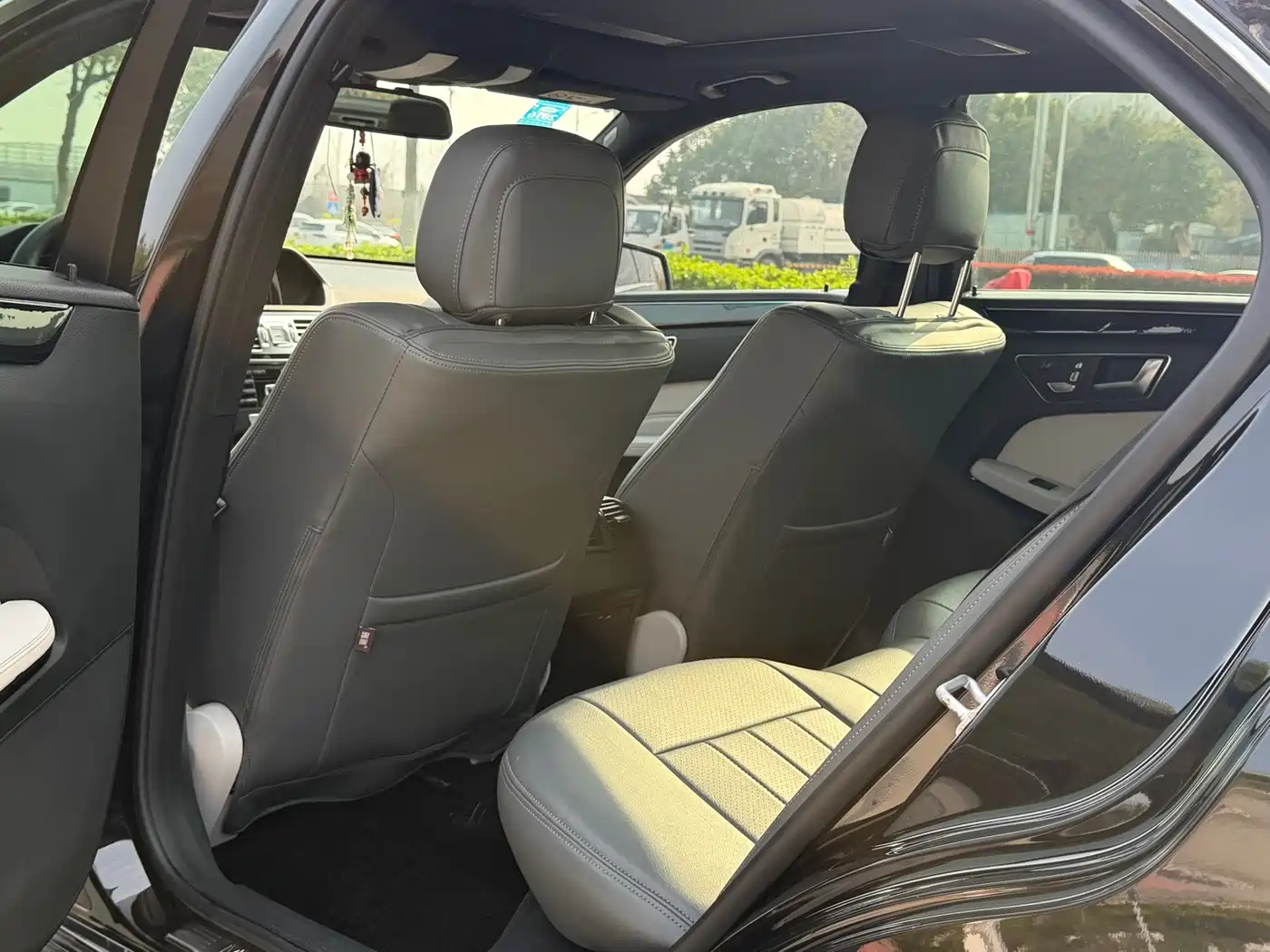 Mercedes-Benz E-Class 2015 E 260 L Sport фото 12