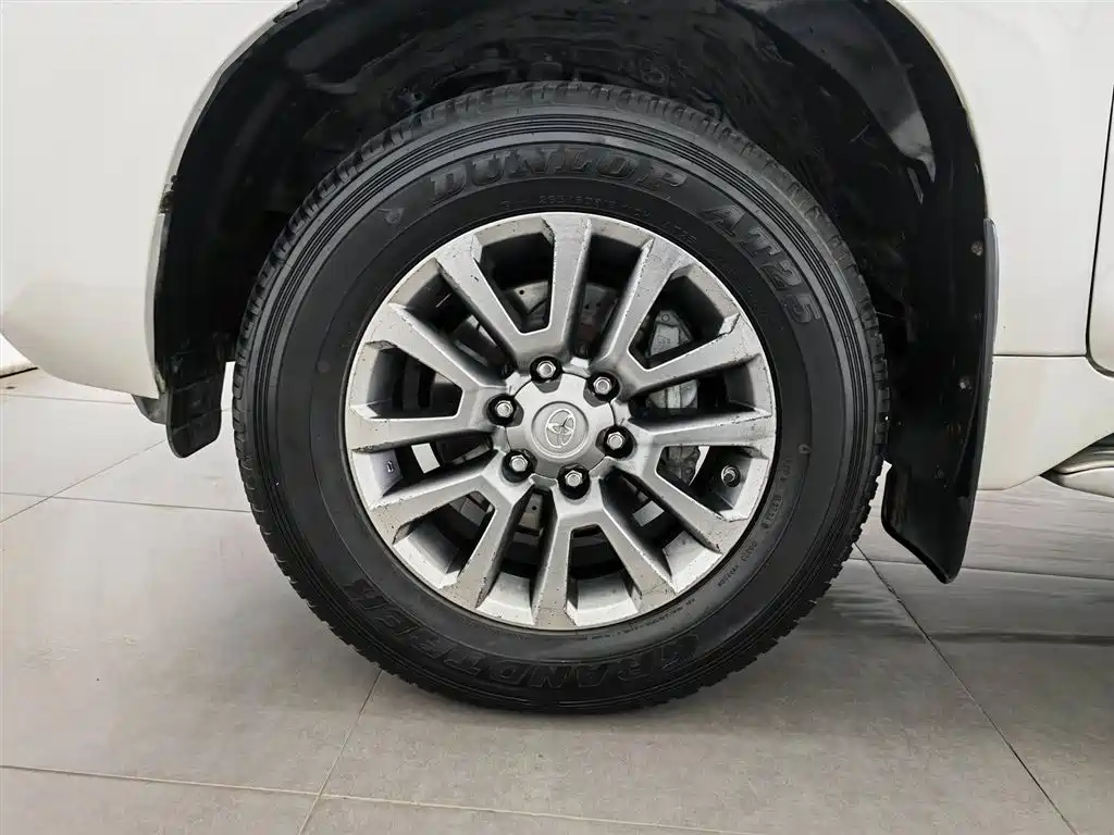 Toyota Prado 2018 3.5L Automatic TX-L Rear-mounted Spare Tire фото 17