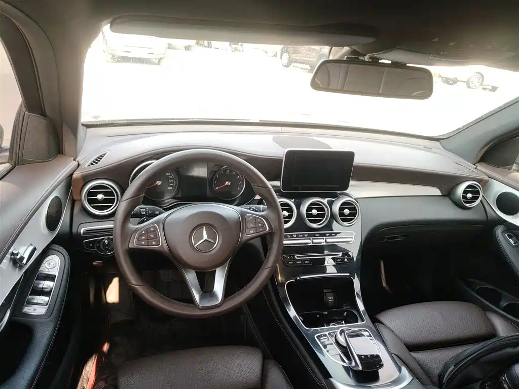 Mercedes-Benz GLC 2019 Model GLC 200 L 4MATIC фото 6