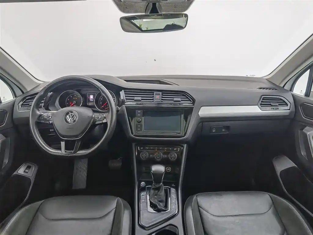 Volkswagen Tiguan L 2019 330TSI Auto 2WD Smart Luxury Edition China V фото 5
