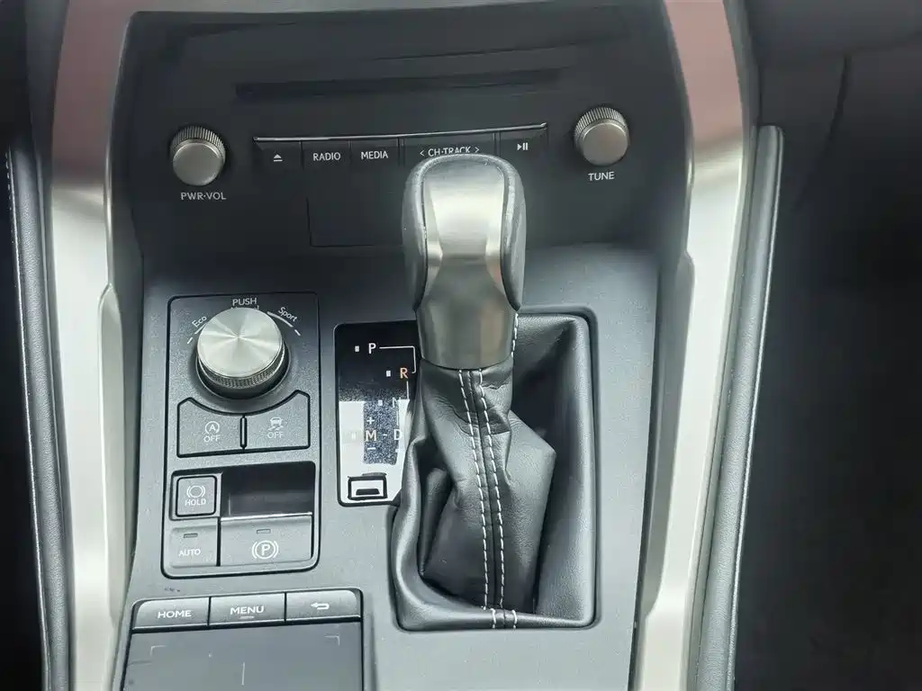 Lexus NX 2018 Model 300 FWD Fengxing Edition фото 13