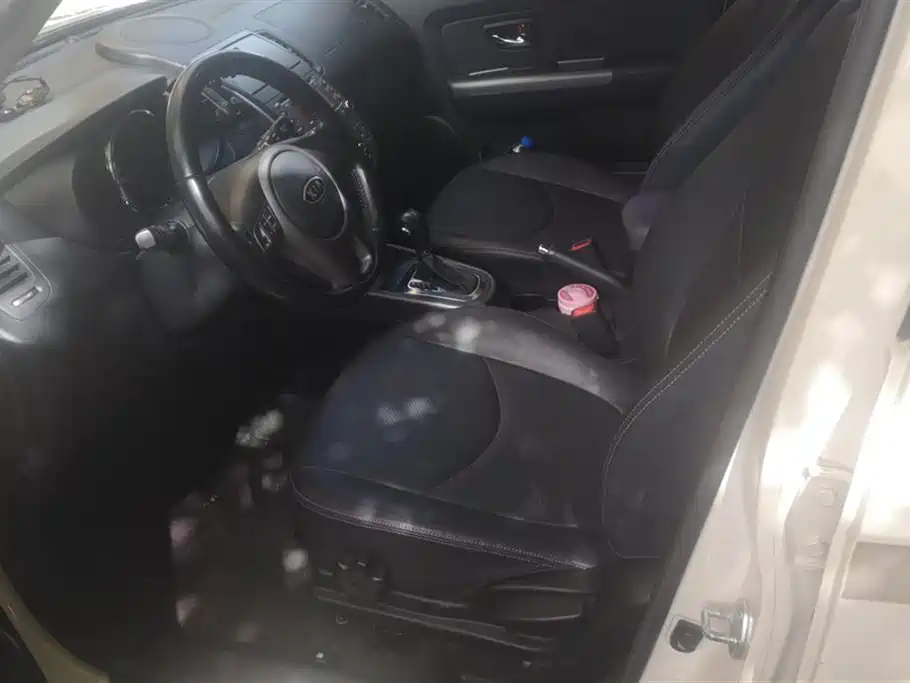 Kia Soul 2013 1.6L AT Premium фото 9