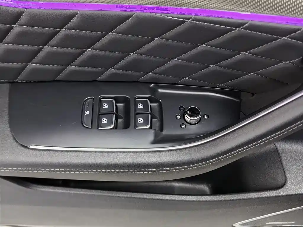 Hongqi HS5 2019 2.0T Smart Connect Enjoy 4WD Edition фото 9