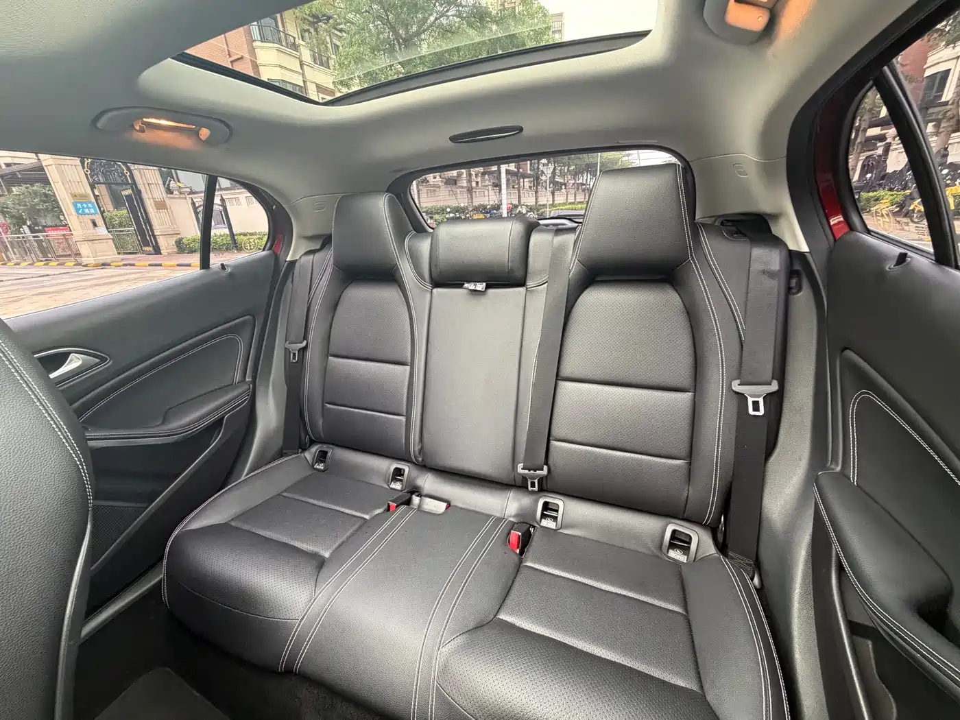 Mercedes-Benz GLA 2018 GLA 200 Dynamic фото 12