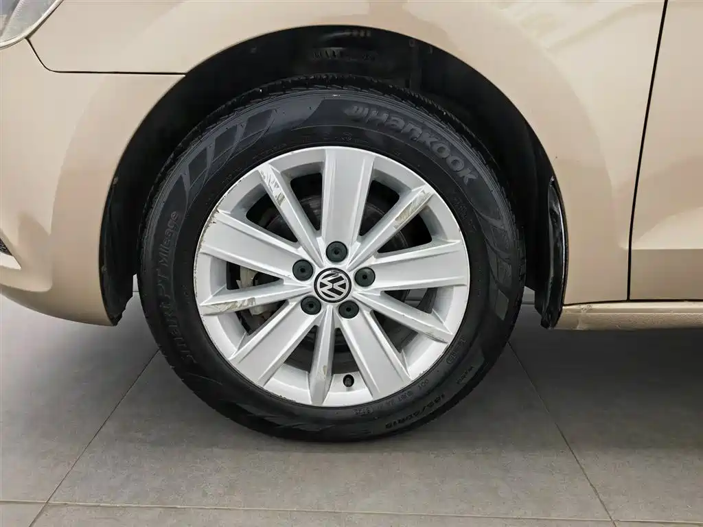 Volkswagen Jetta 2013 1.6L Manual Comfort фото 17