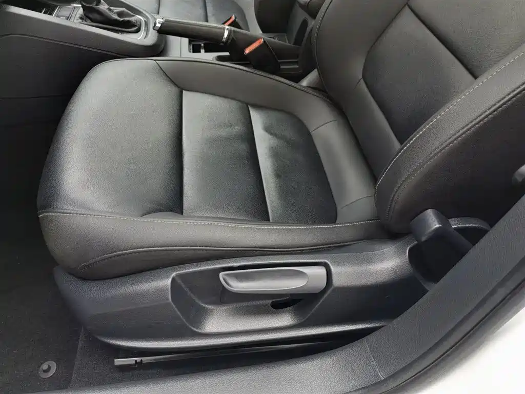Volkswagen Sagitar 2018 280TSI DSG Spark Edition фото 20