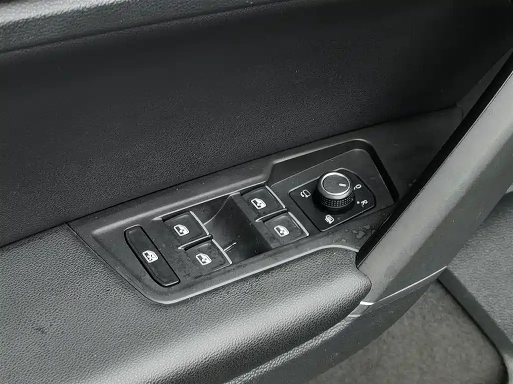 Volkswagen Tayron 2020 330TSI 2WD Luxury Smart Edition фото 9