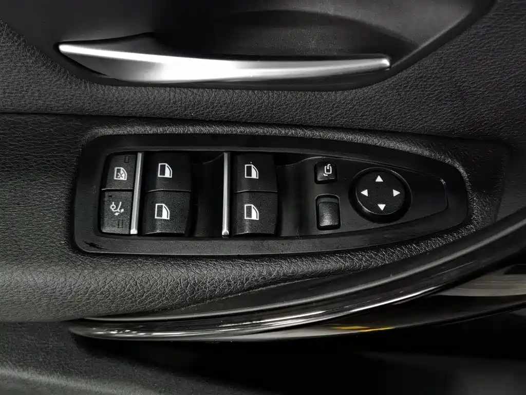 BMW 3 Series GT 2020 320i M Sport Package фото 9