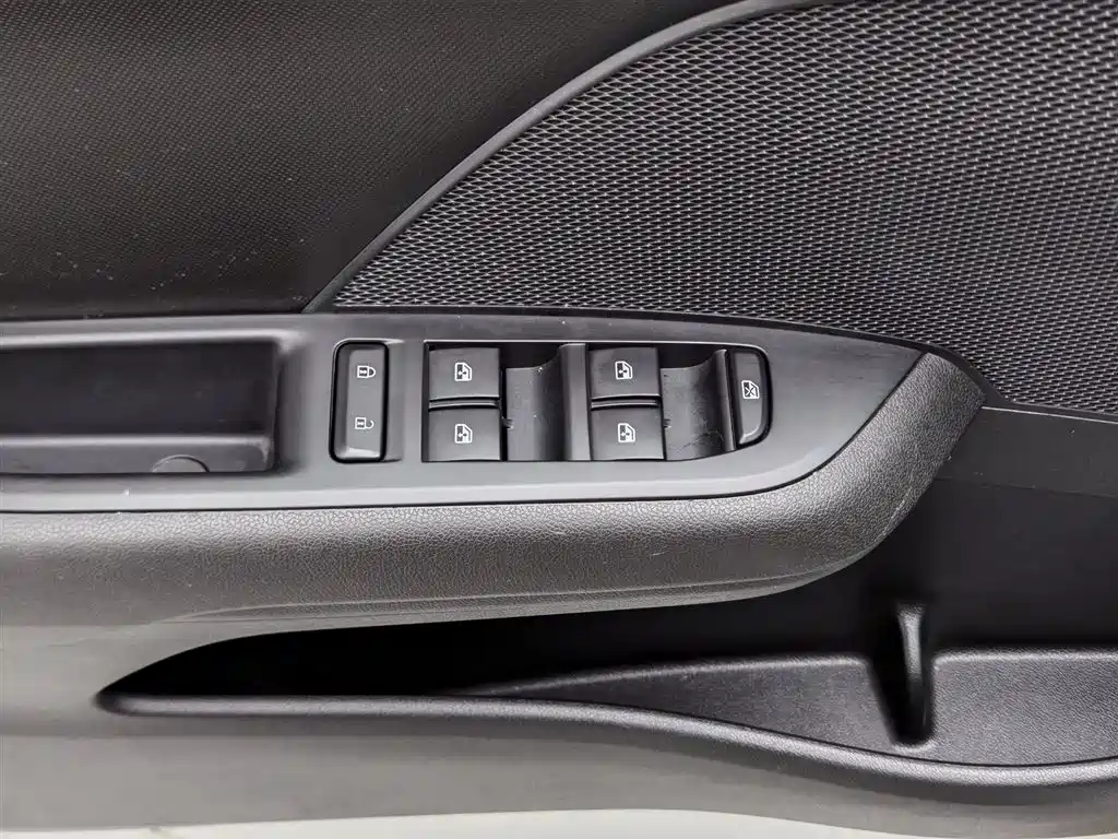 Chevrolet Cavalier 2019 320 Auto Sunroof Enjoyment Edition фото 9