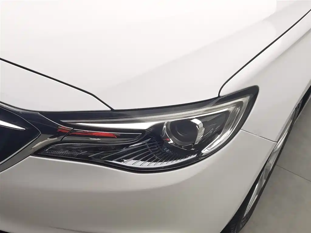 Buick Excelle 2018 15T Manual Elite (China V) фото 7