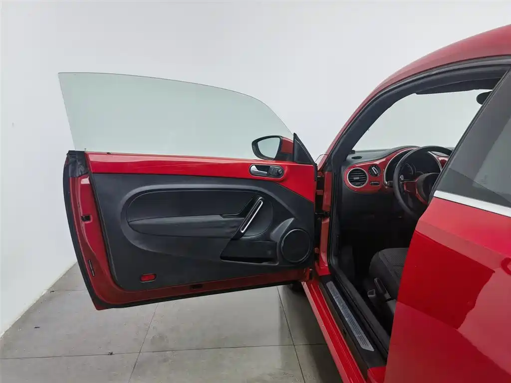 Volkswagen Beetle 2015 180TSI фото 8