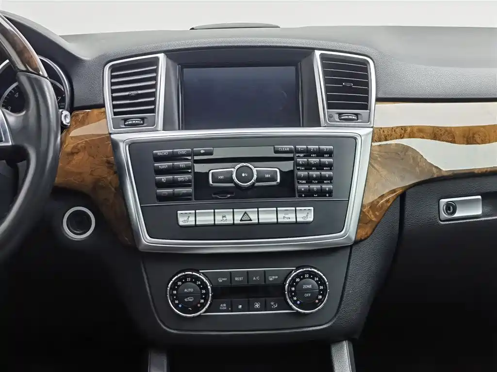 Mercedes-Benz M-Class 2012 Model ML 350 Luxury фото 12