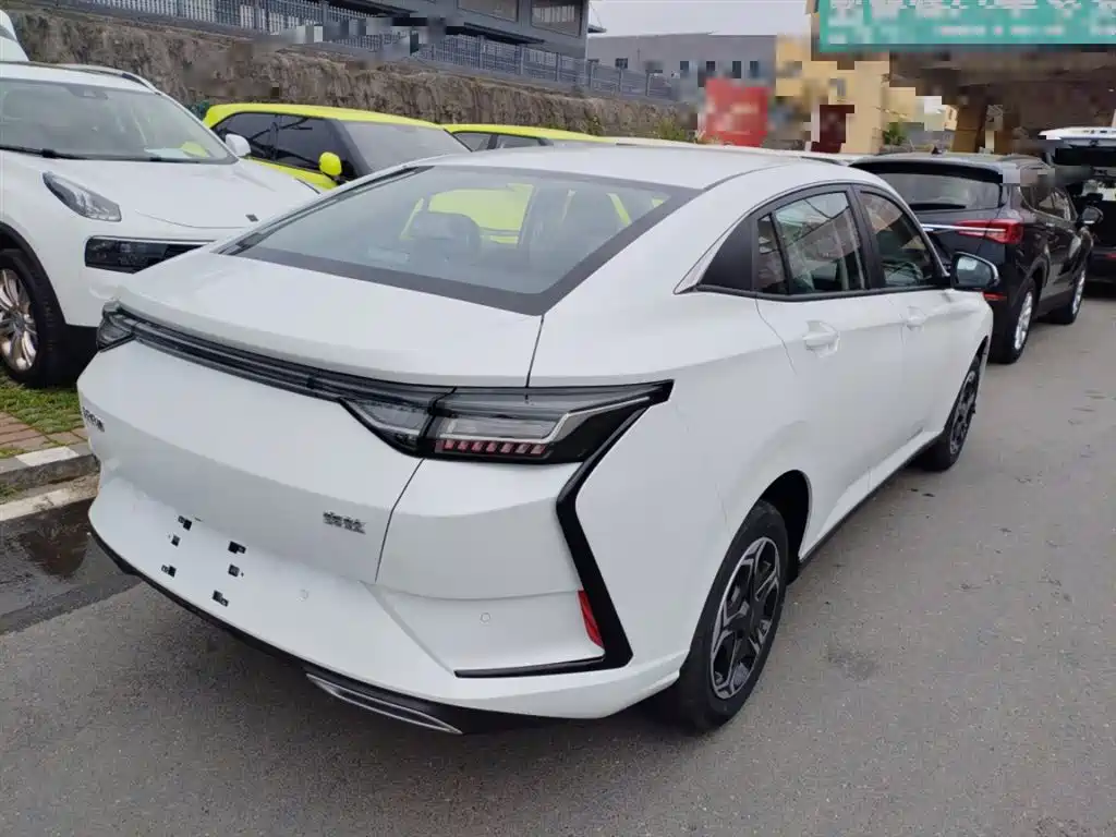 DONGFENG FENGSHEN YI HYUN