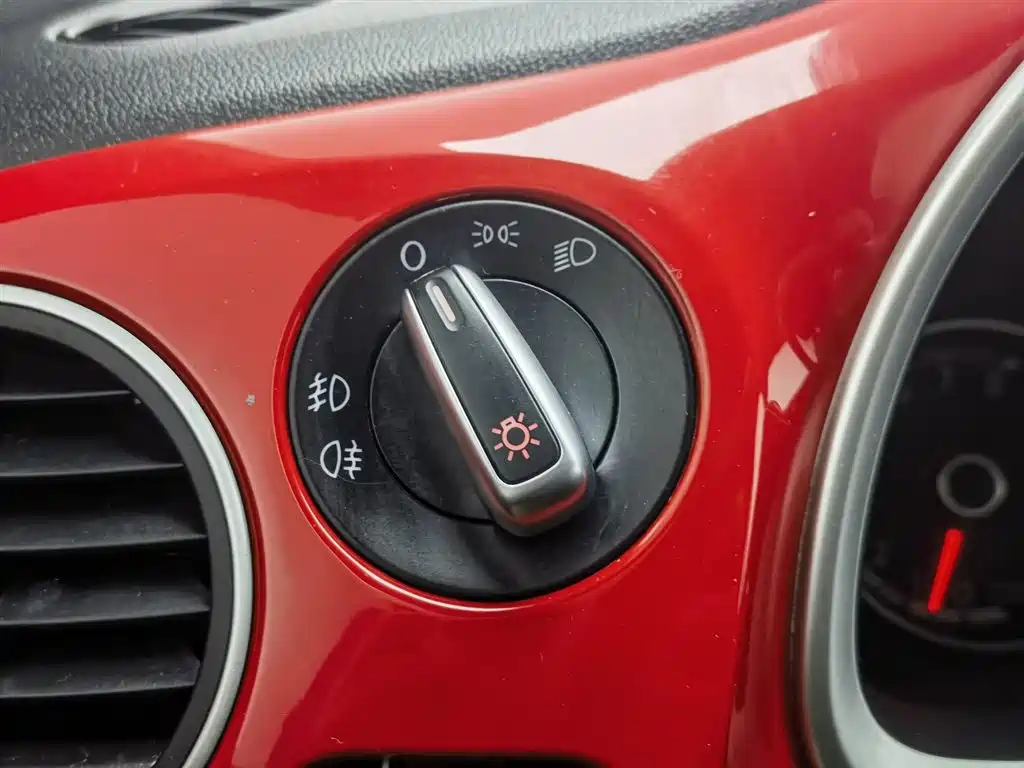 Volkswagen Beetle 2015 180TSI фото 21
