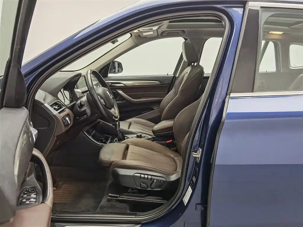 BMW X1 2019 sDrive18Li Premium Model фото 10